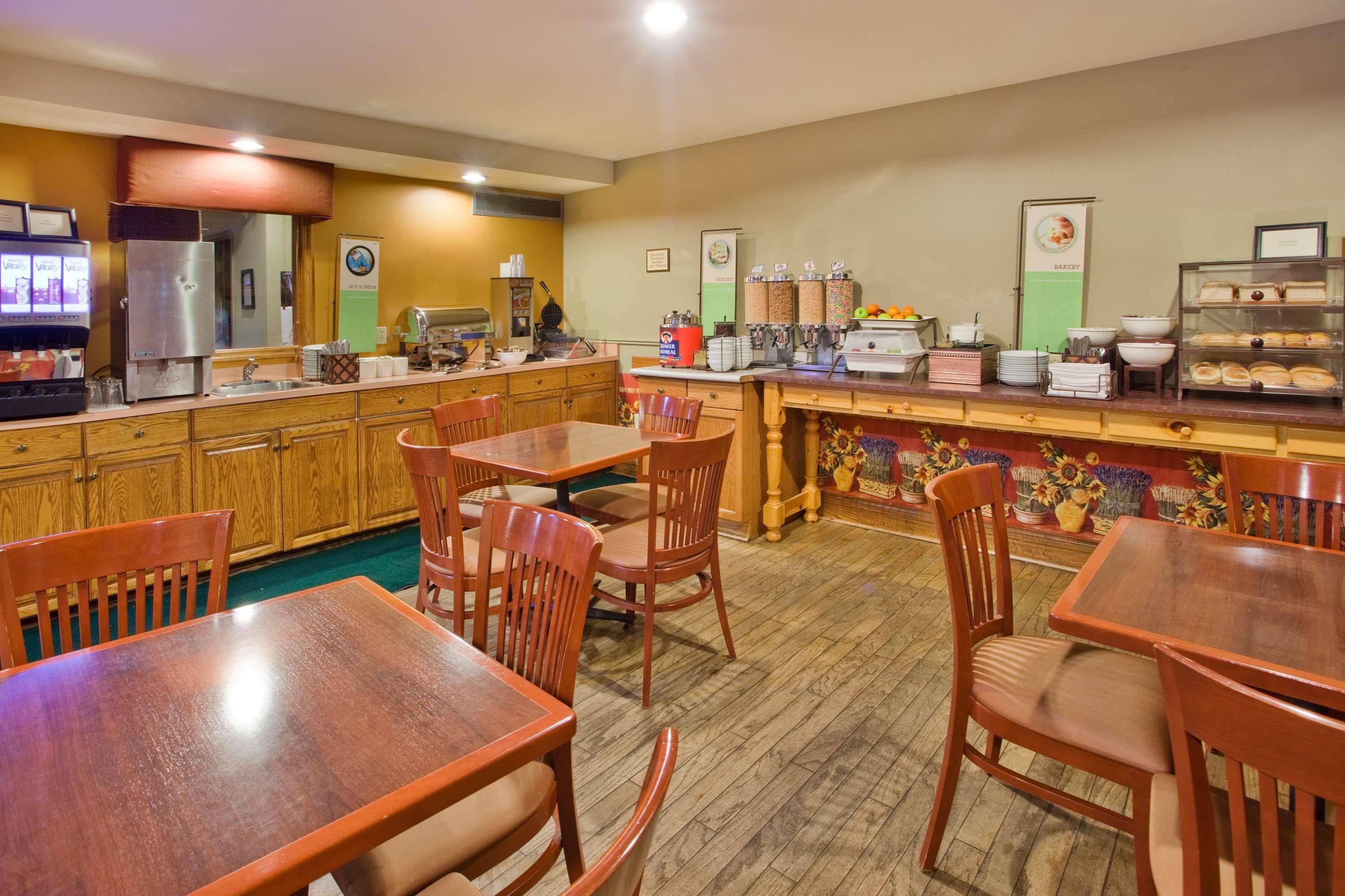 Travelodge Suites By Wyndham Regina - Eastgate Bay Luaran gambar