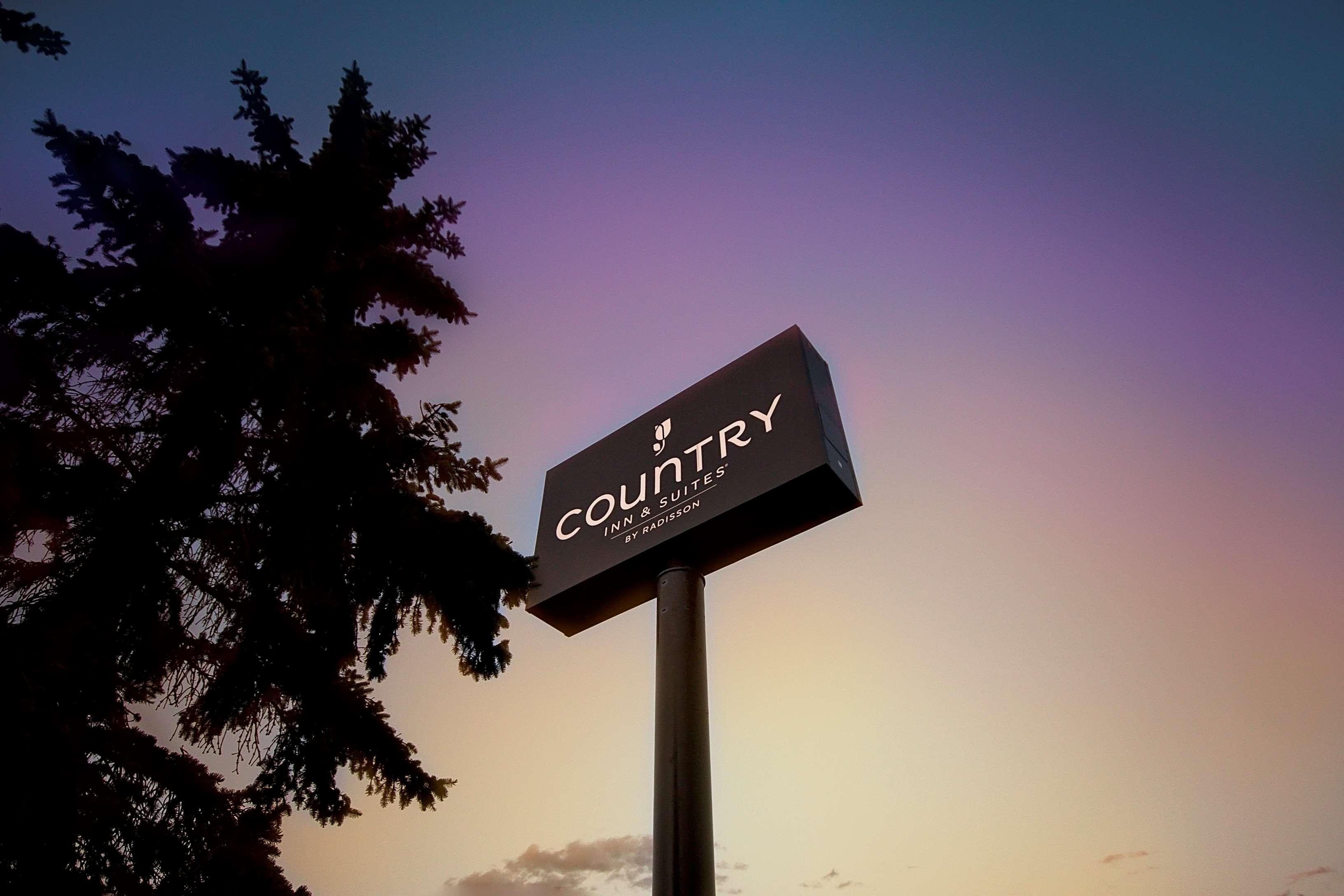 Travelodge Suites By Wyndham Regina - Eastgate Bay Luaran gambar