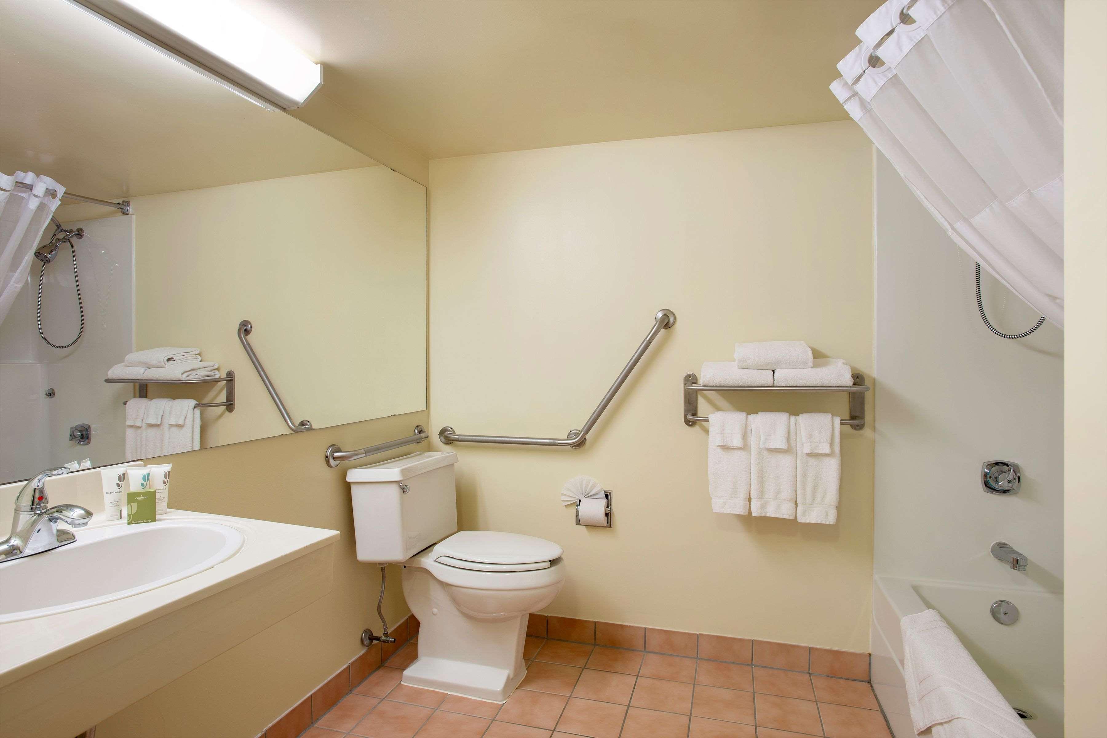 Travelodge Suites By Wyndham Regina - Eastgate Bay Luaran gambar